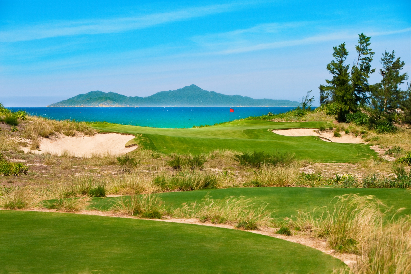 BRG Đà Nẵng Golf Resort được vinh danh trong Top 100 Sân gôn tốt nhất thế giới 2022 của Tạp chí Golf Digest