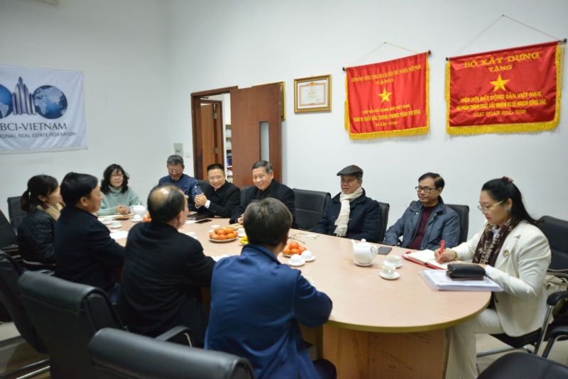 Chủ tịch VNREA tiếp đoàn Hiệp hội Bất động sản Bắc Giang