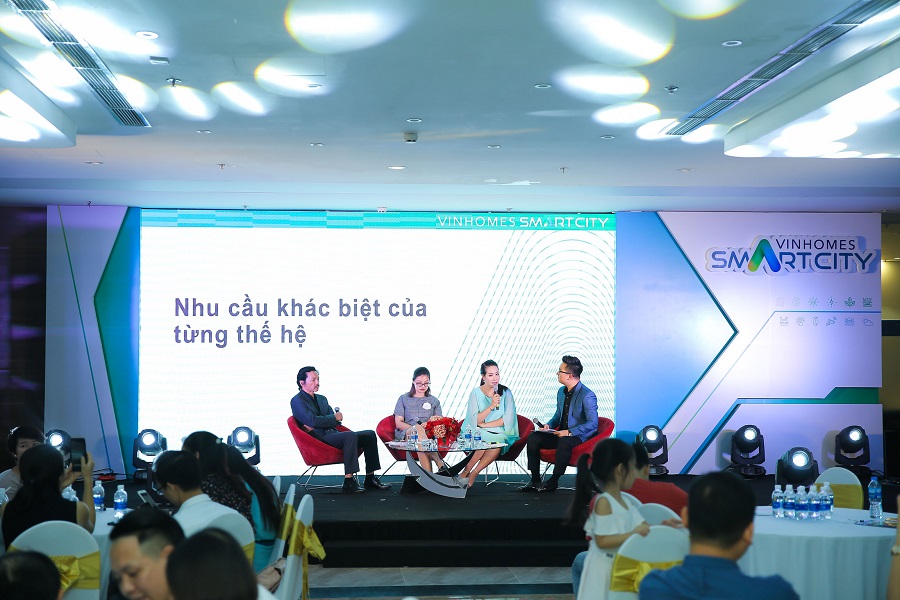 Hoa Hậu Ngô Phương Lan: “Công nghệ thông minh giúp gia đình gần nhau hơn” Hoa hậu Ngô Phương Lan cho rằng gia đình đông thành viên sống chung với nhau là nét đẹp văn hoá Việt