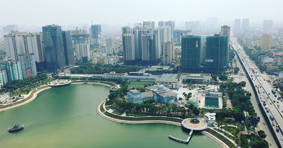 Dự án D'. Capitale: Khép lại mâu thuẫn, sớm bàn giao căn hộ cho khách hàng Tầm nhìn từ dự án D’. Capitale ra công viên, hồ điều hòa Nhân Chính.