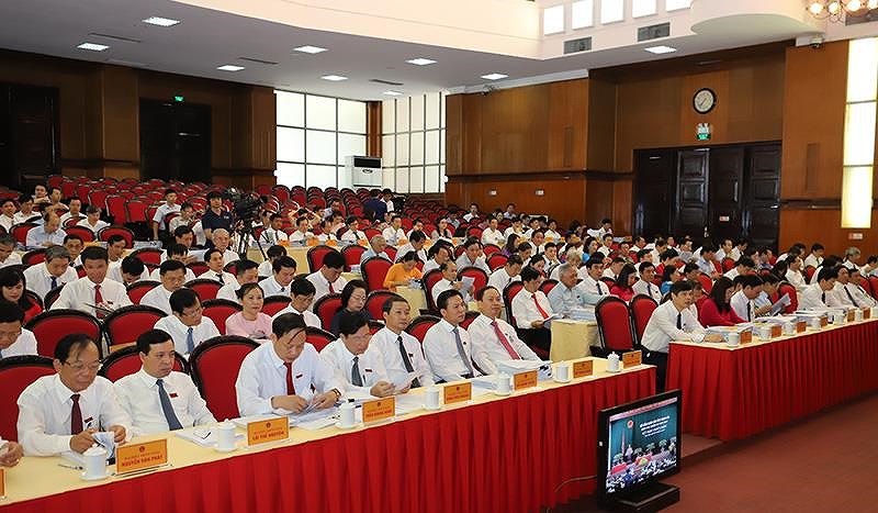Toàn cảnh buổi họp Hộ đồng nhân dân tỉnh Thanh Hóa sáng nay.