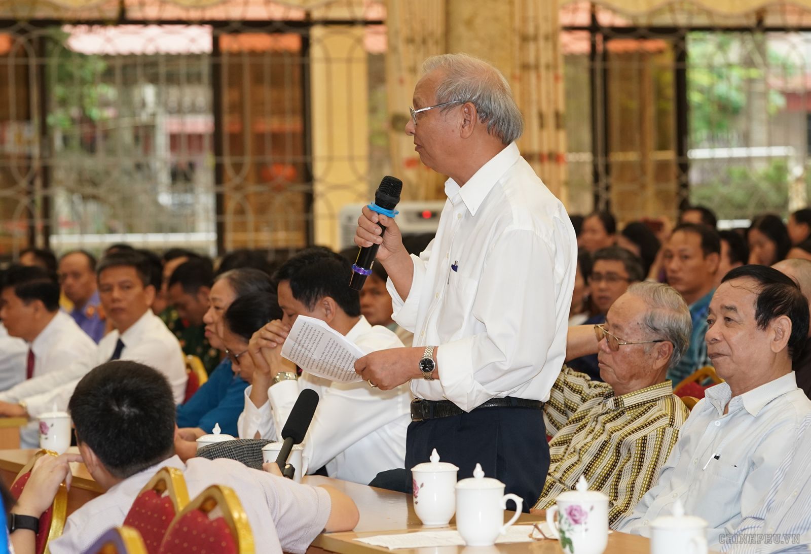Cử tri Hải Phòng nêu ý kiến về các vấn đề