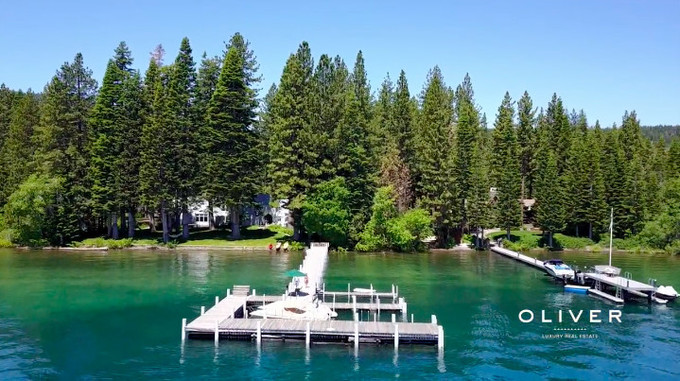 Ngoài hai biệt thự, anh còn sở hữu 182m bờ sông tư nhân ở hồ Tahoe. Tài sản của Mark tại quanh hồ này dự kiến tiếp tục mở rộng. Anh đang đàm phán để mua một biệt thự thứ ba. Chưa rõ hai biệt thự cũ sẽ bị phá bỏ hay vẫn duy trì.