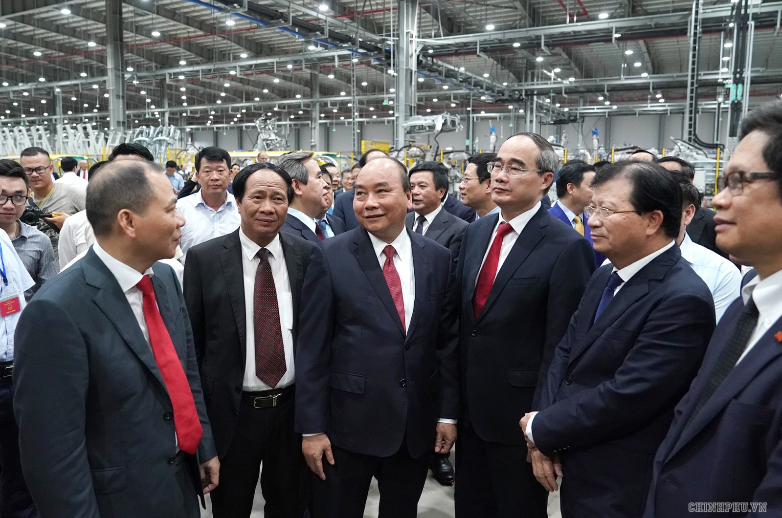Thủ tướng và các đại biểu tại sự kiện. Ảnh: VGP/Quang Hiếu