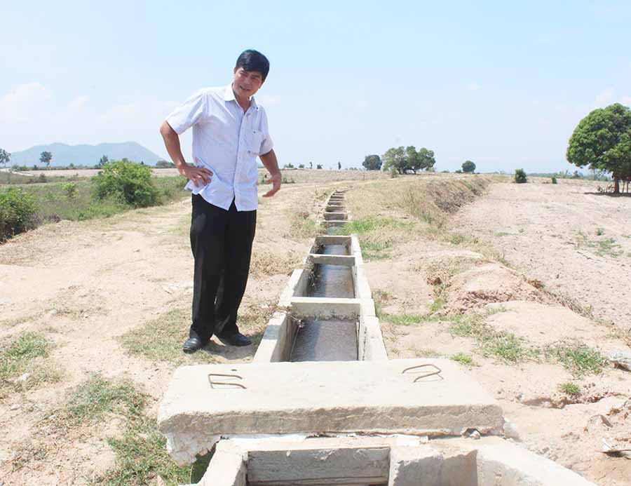 Hệ thống kênh mương được đầu tư xây dựng giúp người dân phát triển sản xuất. Ảnh: N.D