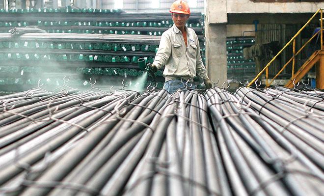 Theo dự báo, giá thép xây dựng có thể tăng thêm 300.000 - 500.000 đồng/tấn trong thời gian tới. Ảnh: Dũng Minh.