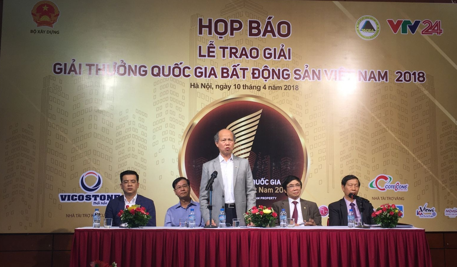 Chủ tịch VNREA Nguyễn Trần Nam phát biểu tại Họp báo.