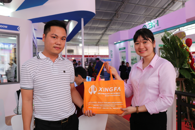 Xingfa dành tặng những món quà nhỏ cho khách tham quan