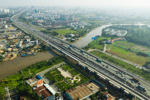 HoREA cho biết thị trường địa ốc TP HCM sẽ đón tin vui khi 124 dự án thuộc diện rà soát được hoạt động bình thường trở lại. Ảnh: Hữu Khoa