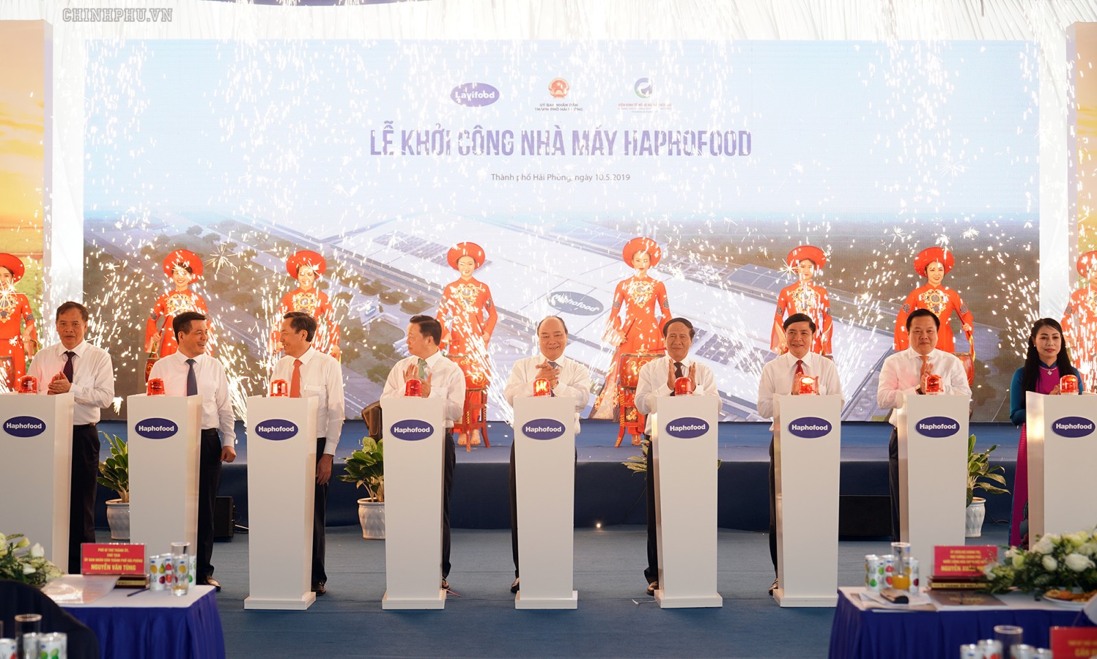 Thủ tướng dự lễ khởi công xây dựng nhà máy chế biến rau củ quả công nghệ cao Haphofood. Ảnh: VGP/Quang Hiếu