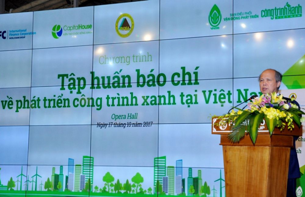 Ông Nguyễn Trần Nam, Chủ tịch Hiệp hội BĐS Việt Nam, Trưởng Ban điều phối phát biểu tại buổi tập huấn.