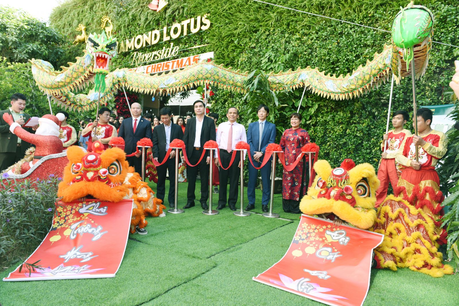Diamond Lotus Riverside: Nối cầu dây văng Sky Park đầu tiên tại Việt Nam và khai trương căn hộ khách sạn