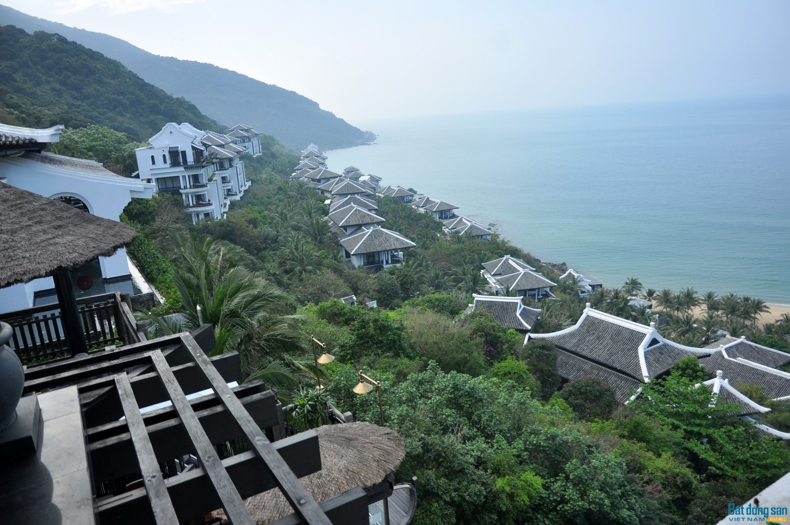 Cùng ngày đoàn Hội đồng Giám khảo cũng tới thăm một công du lịch đẳng cấp khác của Tập đoàn Sun Group tại Đà Nẵng là InterContinental Danang Sun Peninsula Resort. 