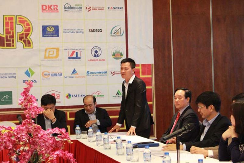 Ông Trần Đình Quý phát biểu trong một hội nghị.