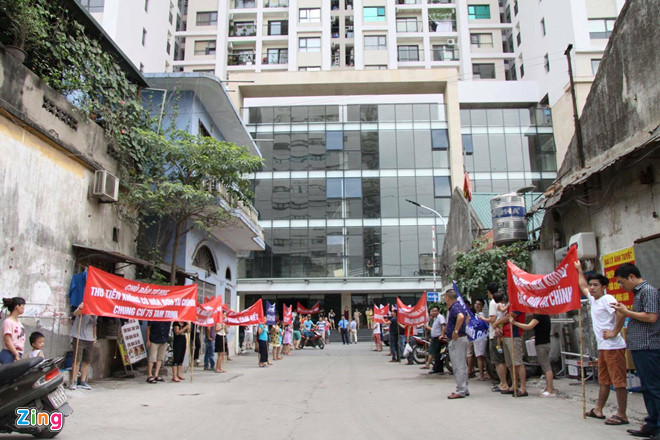 Có đề xuất người mua nhà nếu làm sai cũng phải bị xử phạt. Ảnh minh họa: HC.