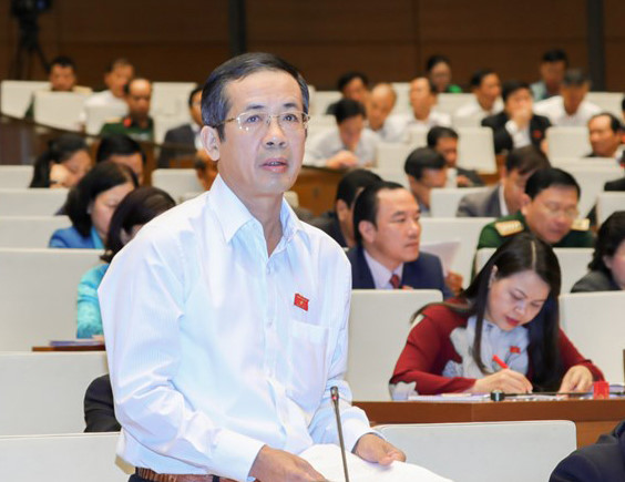 Phó bí thư Tỉnh ủy Quảng Bình Trần Công Thuật phát biệu tại Quốc hội. Ảnh: Quochoi.vn