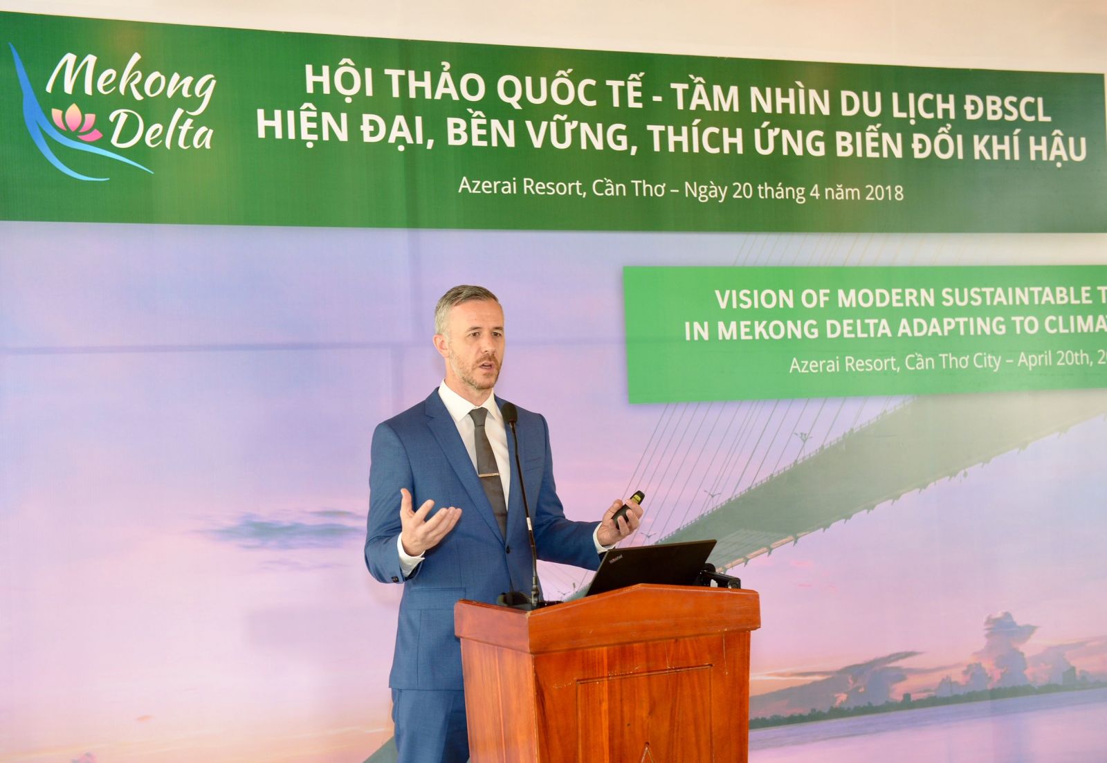 Ông Christopher Malone - Trưởng khối Phát triển Kinh tế Toàn cầu của BCG phát biểup/tại Hội thảo