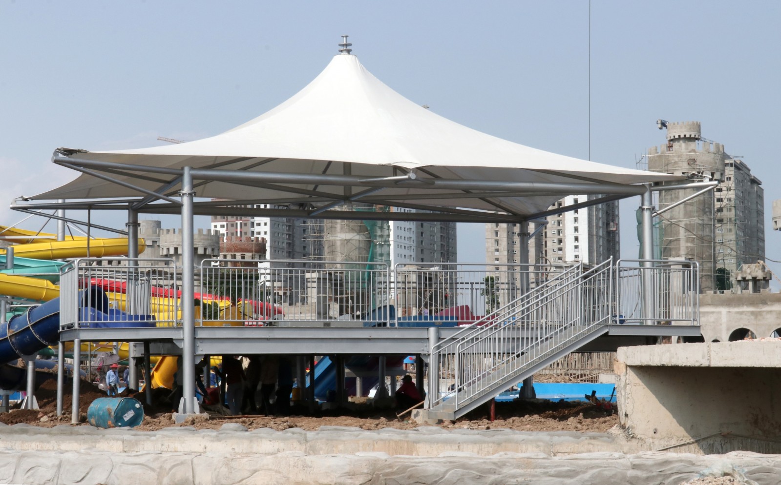 Khu vực trò chơi đu ngựa quay