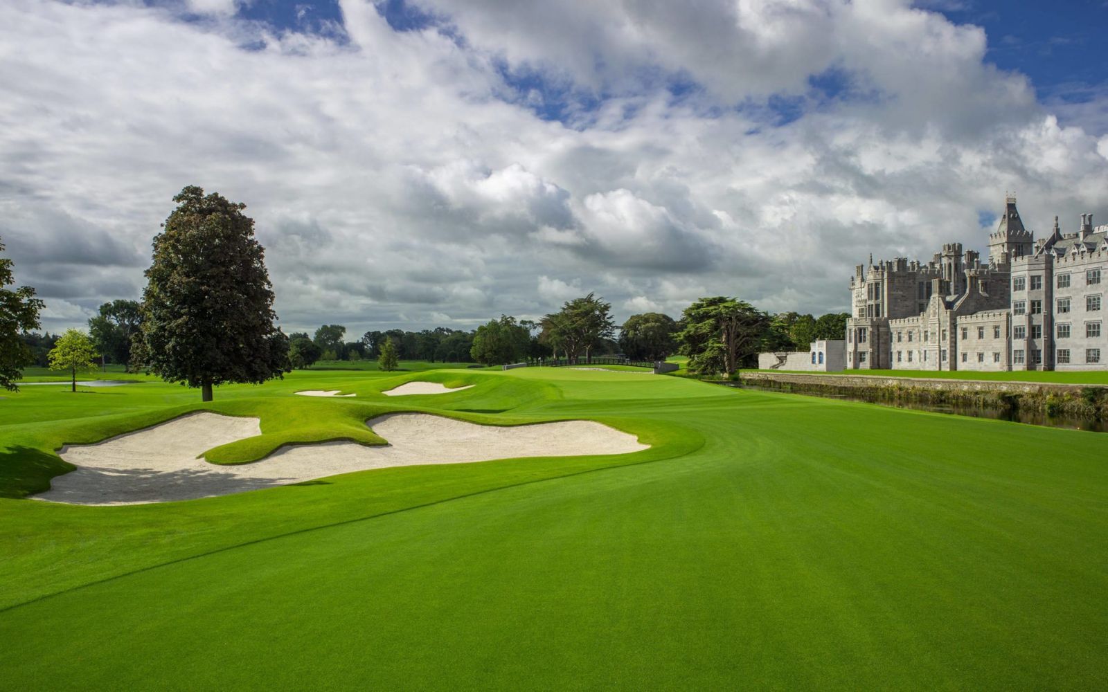 Sản phẩm bất động sản trong sân golf: Vướng mắc từ quyền sở hữu? Ảnh minh họa