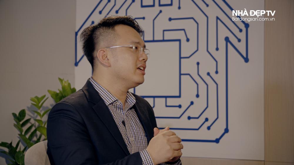 Ông Vũ Cương Quyết - TGĐ Đất Xanh Miền Bắc khuyên người mua nhà thông thái nên
quan tâm đến tính pháp lý của dự án khi tìm hiểu bất động sản. Ảnh cắt từ video