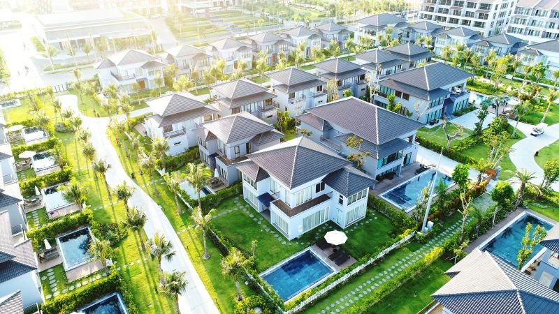 Hàng loạt dự án BĐS du lịch nghỉ dưỡng được các doanh nghiệp phát triển. (ảnh minh họa - dự án Novotel Villas của CEO Group)