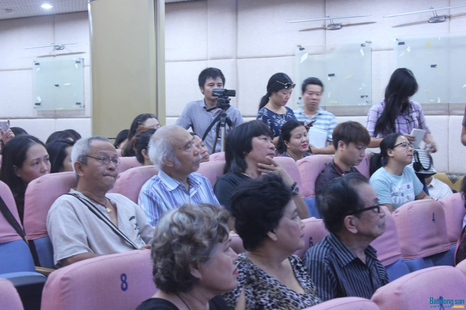 Nhiều nghệ sỹ gạo cội tham gia buổi gặp mặt