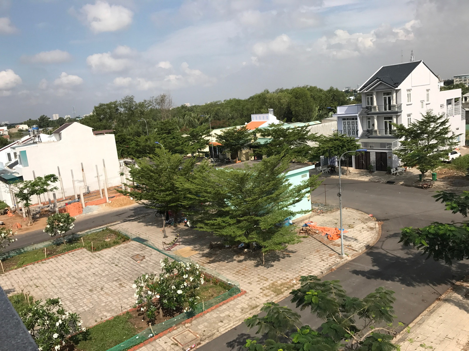 Quy định mới sẽ giúp bộ mặt các khu dân cư mới khang trang hơn (Ảnh: Đình Sơn)