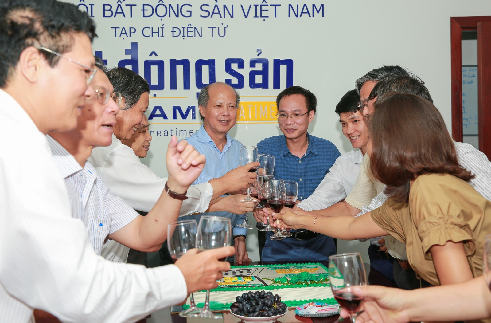 Chủ tịch Hiệp hội Bất động sản Việt Nam thăm và chúc mừng Reatimes ngày thành lập