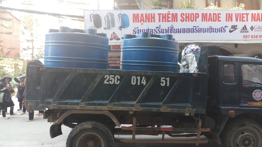 Người dân phải mua nước sinh hoạt với giá 500.000 đồng/m3