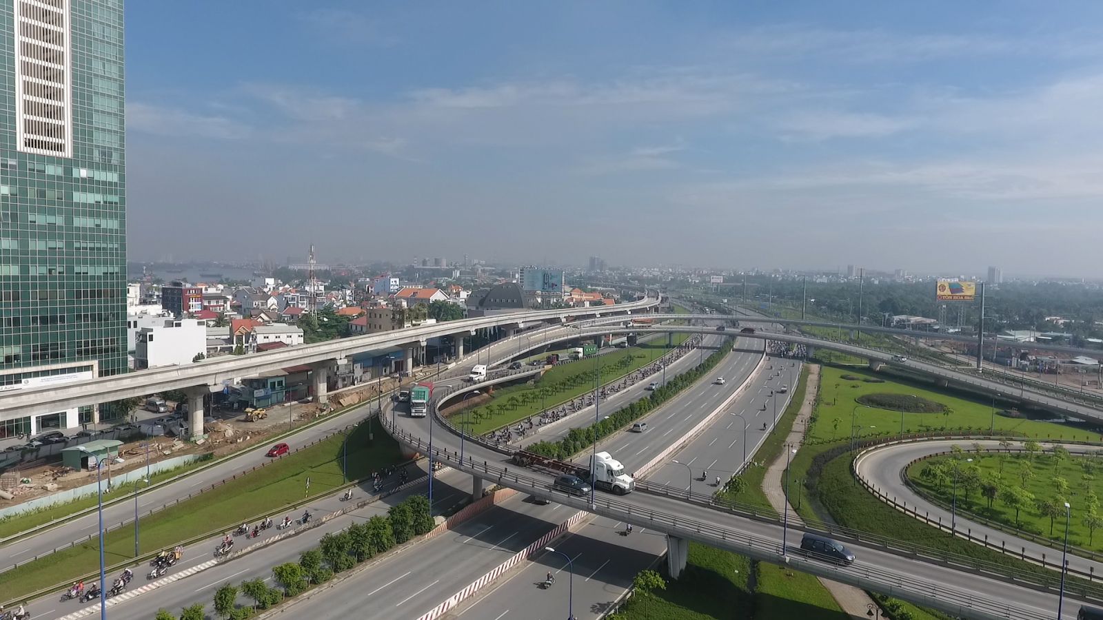 Thị trường bất động sản TP.HCM đứng trước cơ hội phát triển mới năm 2018.