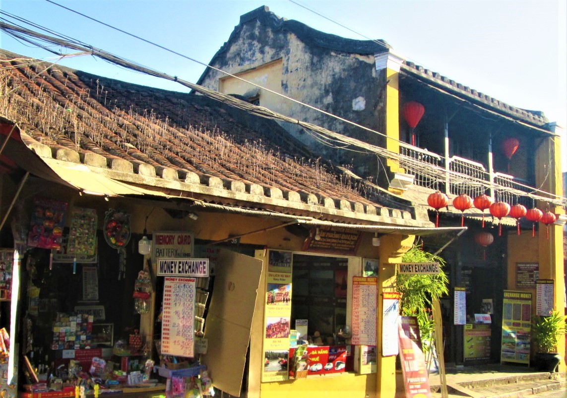 Những mái ngói rêu phong
