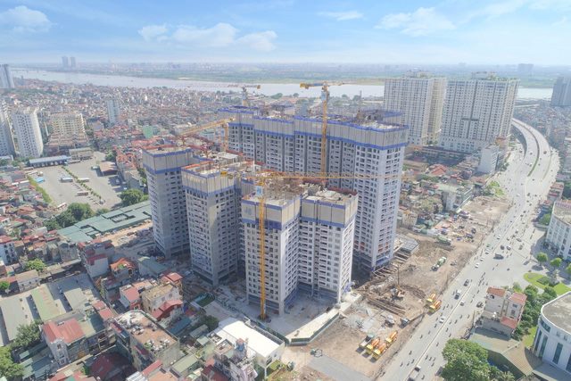 Dự án Imperia Sky Garden đã chính thức cất nóc tòa căn hộ đầu tiên.