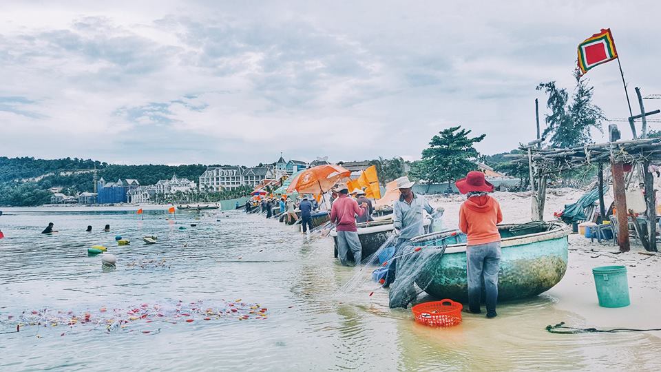 Thuở ấy đảo Ngọc hoang sơ lắm Một góc thị trấn nơi tôi sống – Ảnh Phong Bin