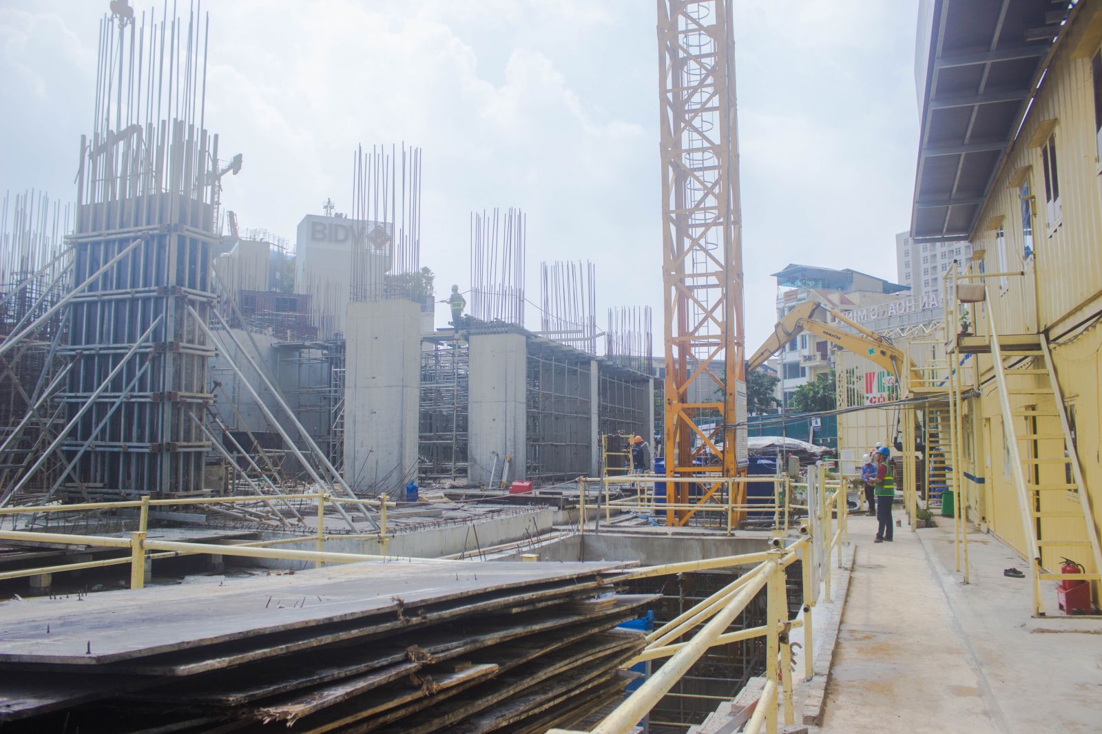 D’. El Dorado II thi công vượt tiến độ, đủ điều kiện ký hợp đồng mua bán Trên công trường D’. El Dorado II, công tác thi công đang được triển khai an toàn và đảm bảo tiến độ.