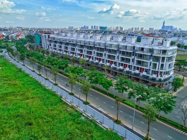 Biệt thự, nhà liền kề sôi động dịp cuối năm.